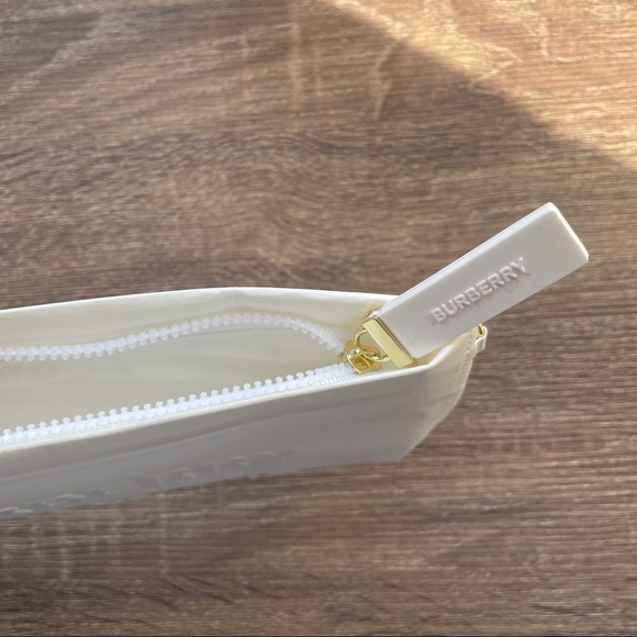 Burberry white pouch - Picture 5 of 5